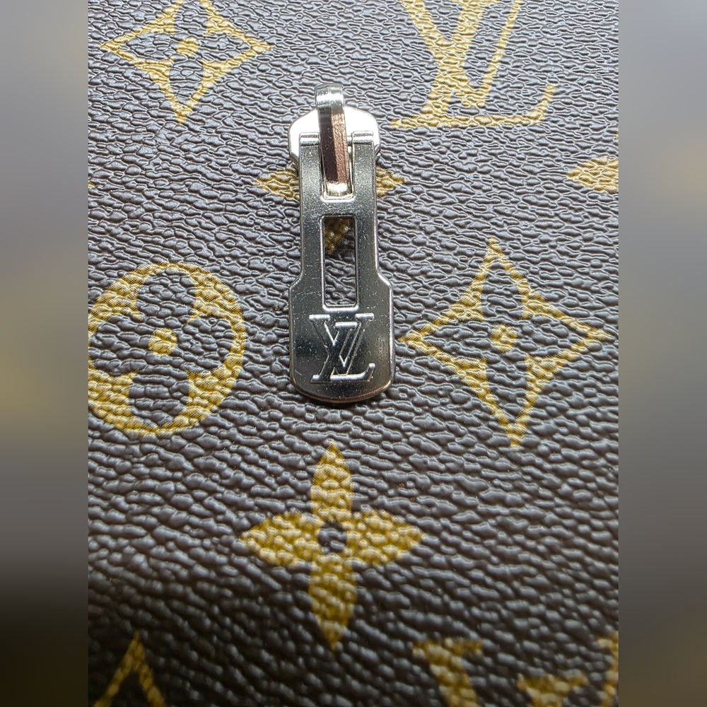 Louis Vuitton Silver Zipper Pull